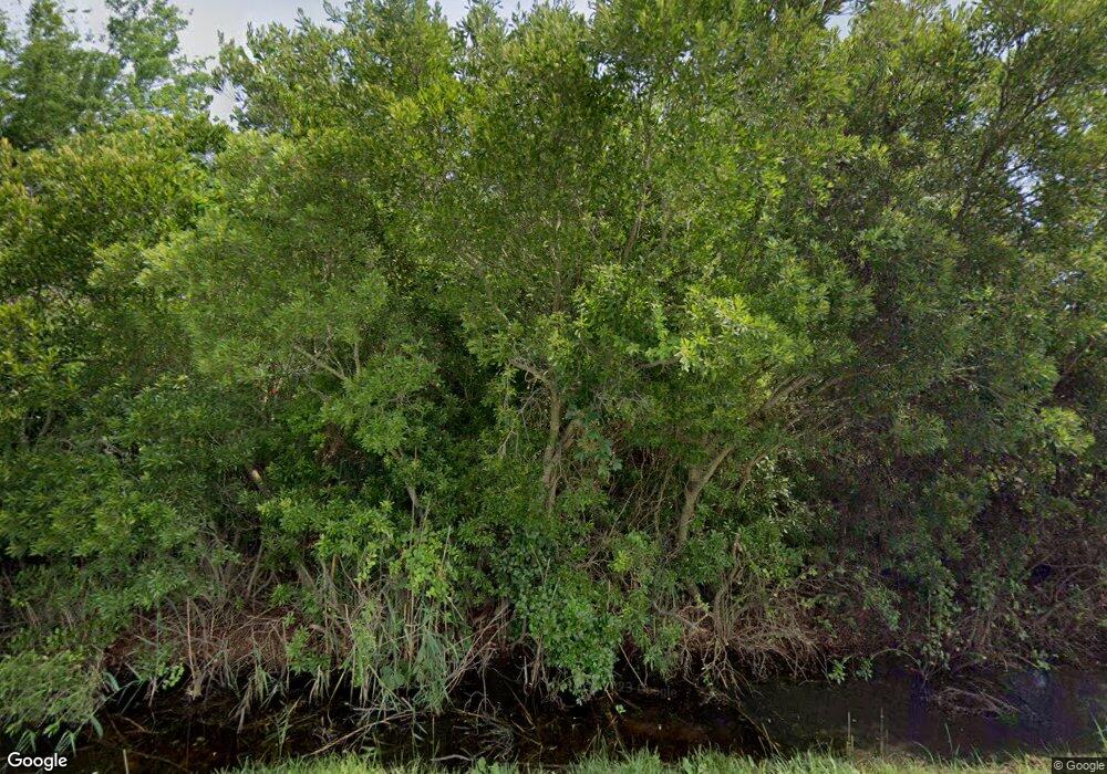 1408 Dandy Loop Rd, Yorktown, VA 23692 - photo 1