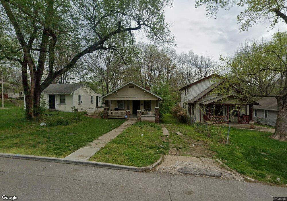 6905 Agnes Ave, Kansas City, MO 64132 - photo 1