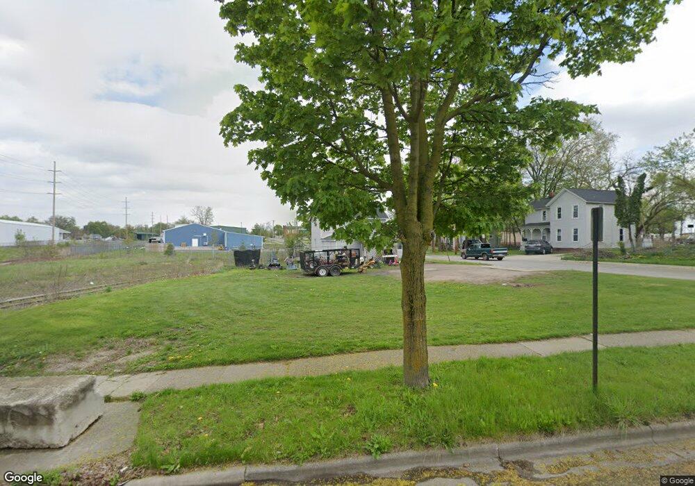 555 Division St, Adrian, MI 49221 - photo 1