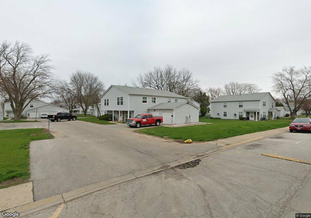 1389 S Glen Cir unit D, Aurora, IL 60506 - photo 1