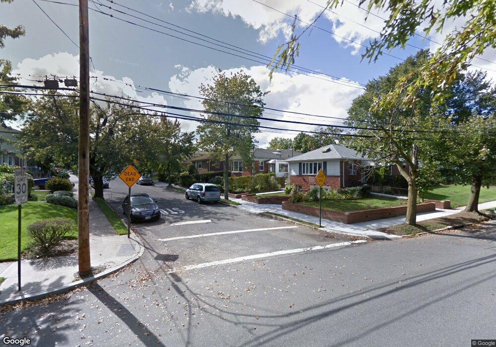 5712 260th St, Little Neck, NY 11362 - photo 1