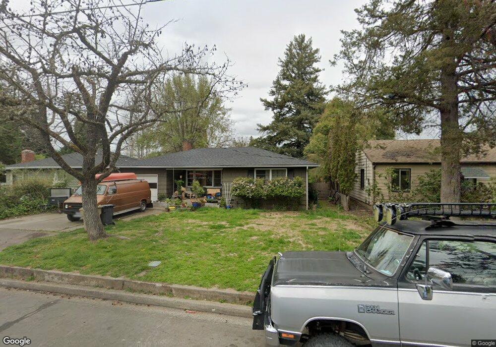 942 SE N St, Grants Pass, OR 97526 - photo 1