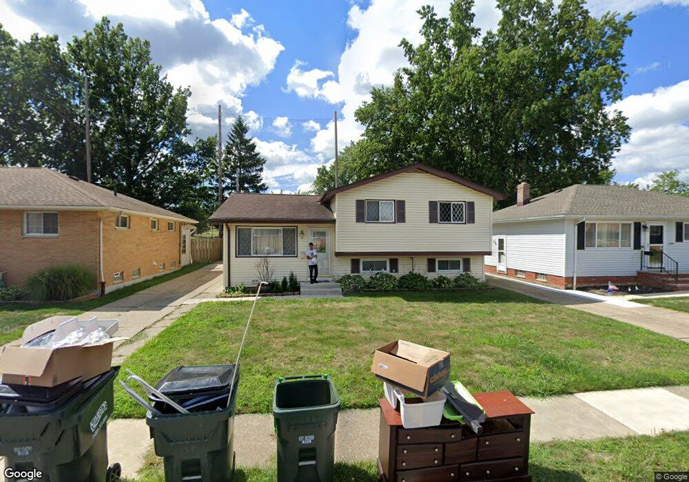 30864 Roosevelt Rd, Wickliffe, OH 44092 - photo 1