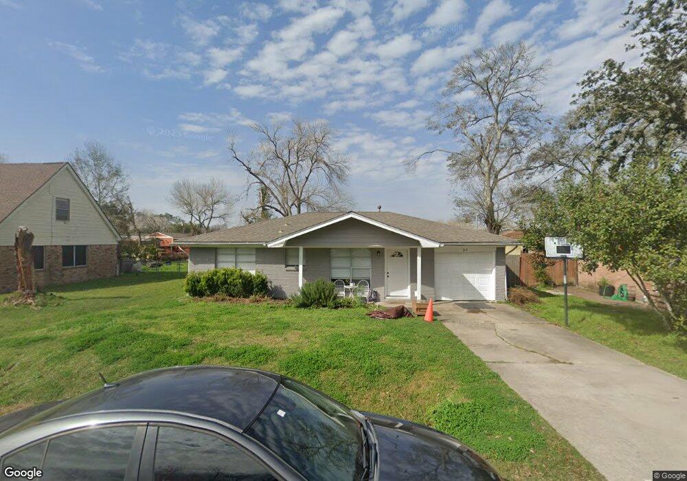 313 Pennington Dr, Alvin, TX 77511 - photo 1