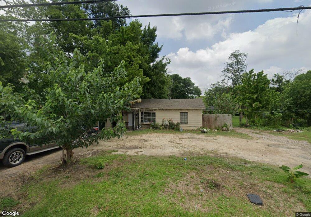 4312 Oxford St, Houston, TX 77022 - photo 1