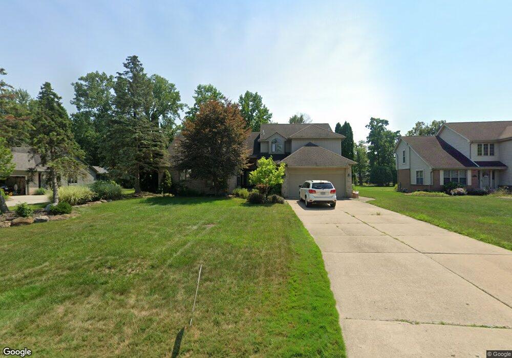 8821 Marquette Dr, Grosse Ile, MI 48138 - photo 1