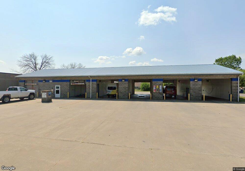 1665 W 53rd St, Davenport, IA 52806 - photo 1