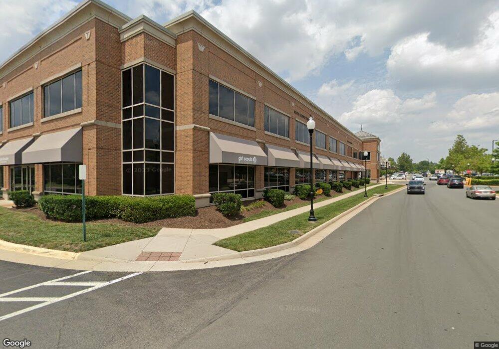 25055 Riding Plaza unit 200, Chantilly, VA 20152 - photo 1