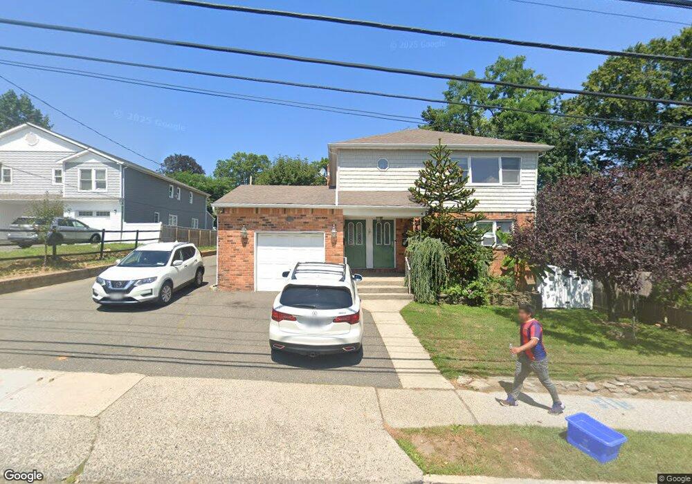 98 Sea Cliff Ave, Glen Cove, NY 11542 - photo 1