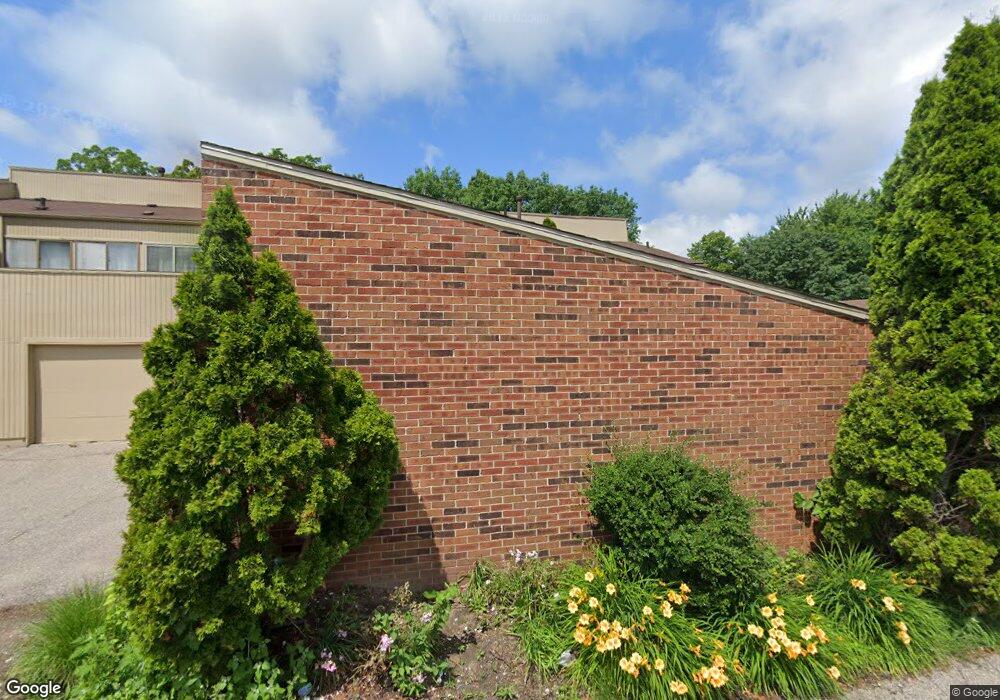 7322 Balsam Ct, West Bloomfield, MI 48322 - photo 1