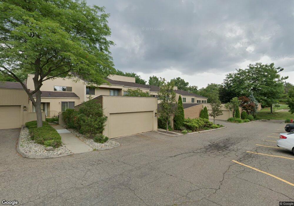 7379 Laurel Ct, West Bloomfield, MI 48322 - photo 1