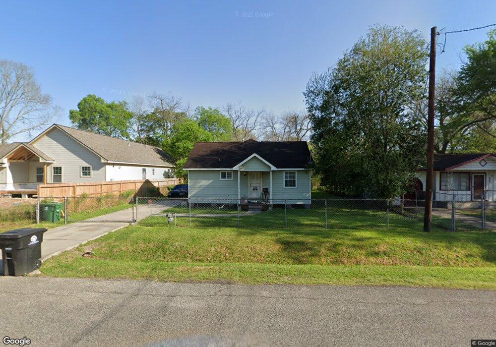 5425 Denmark St, Houston, TX 77028 - photo 1