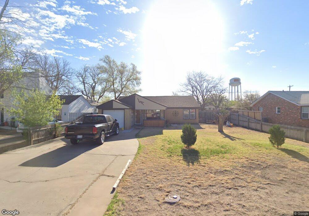 211 Binkley Ave, Dumas, TX 79029 - photo 1