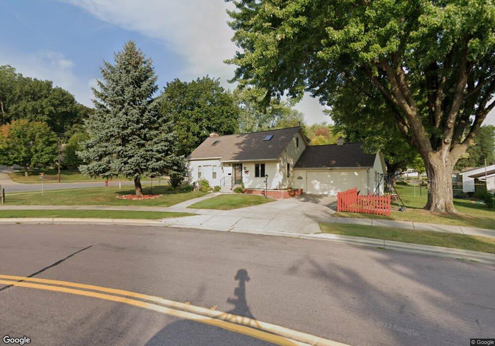 1127 S Payne St, New Ulm, MN 56073 - photo 1