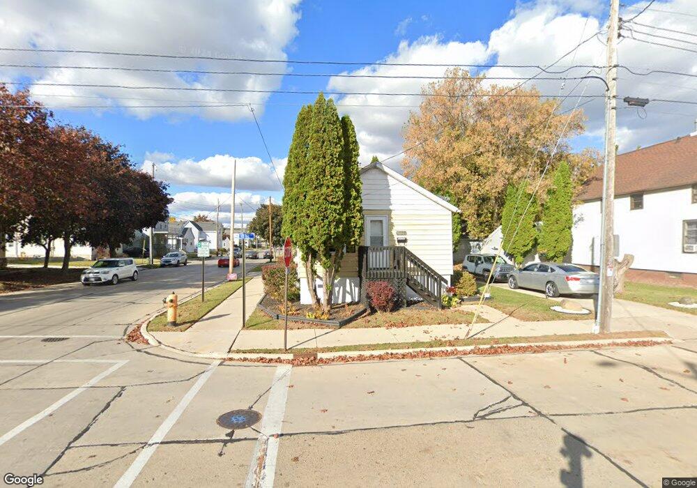 1622 18th St, Two Rivers, WI 54241 - photo 1