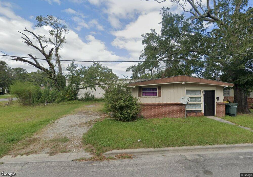 518 W 59th St, Savannah, GA 31405 - photo 1