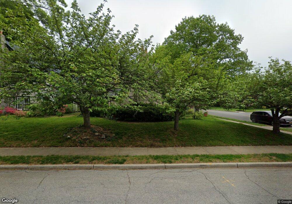 1 Kilburn Rd, Garden City, NY 11530 - photo 1