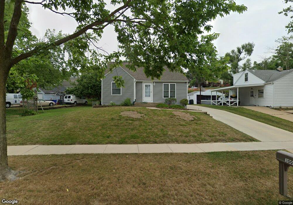 3005 Tamara Dr SW, Cedar Rapids, IA 52404 - photo 1