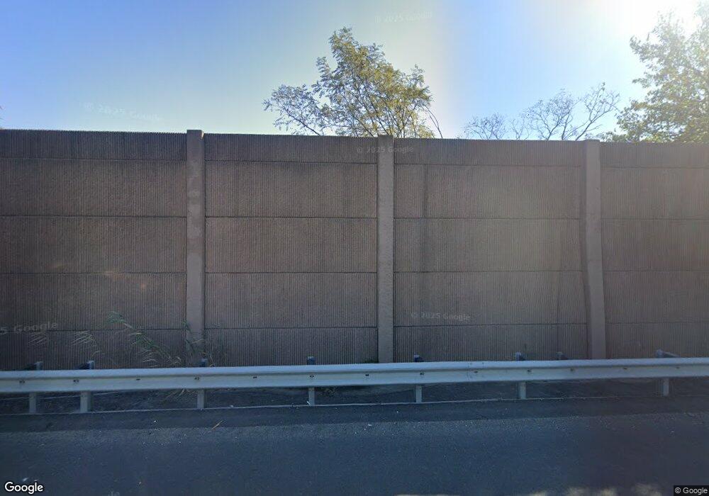 631 Cricket Ln, Woodbridge, NJ 07095 - photo 1