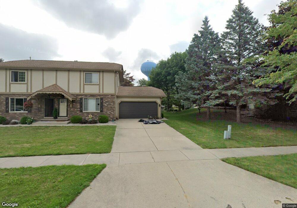 419 Zehnder Dr, Frankenmuth, MI 48734 - photo 1