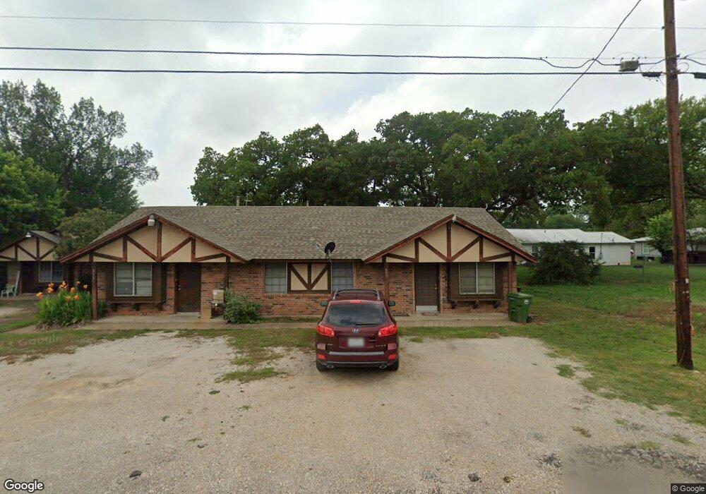 817 N Ave a, Springtown, TX 76082 - photo 1