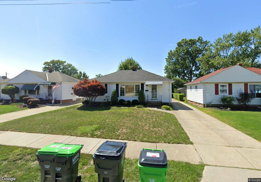 1812 Eldon Dr, Wickliffe, OH 44092 - photo 1