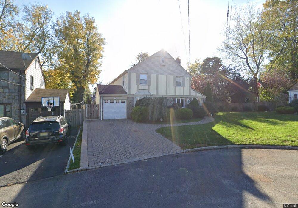 569 Clarendon Ct, River Edge, NJ 07661 - photo 1