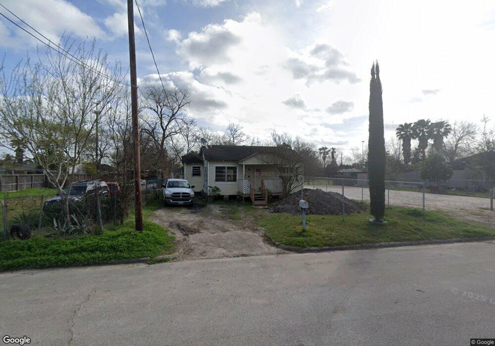 5710 Clement St, Houston, TX 77026 - photo 1