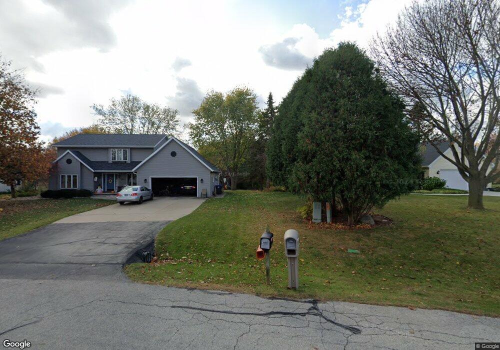 w 2848 Schmalz Cir, Appleton, WI 54915 - photo 1