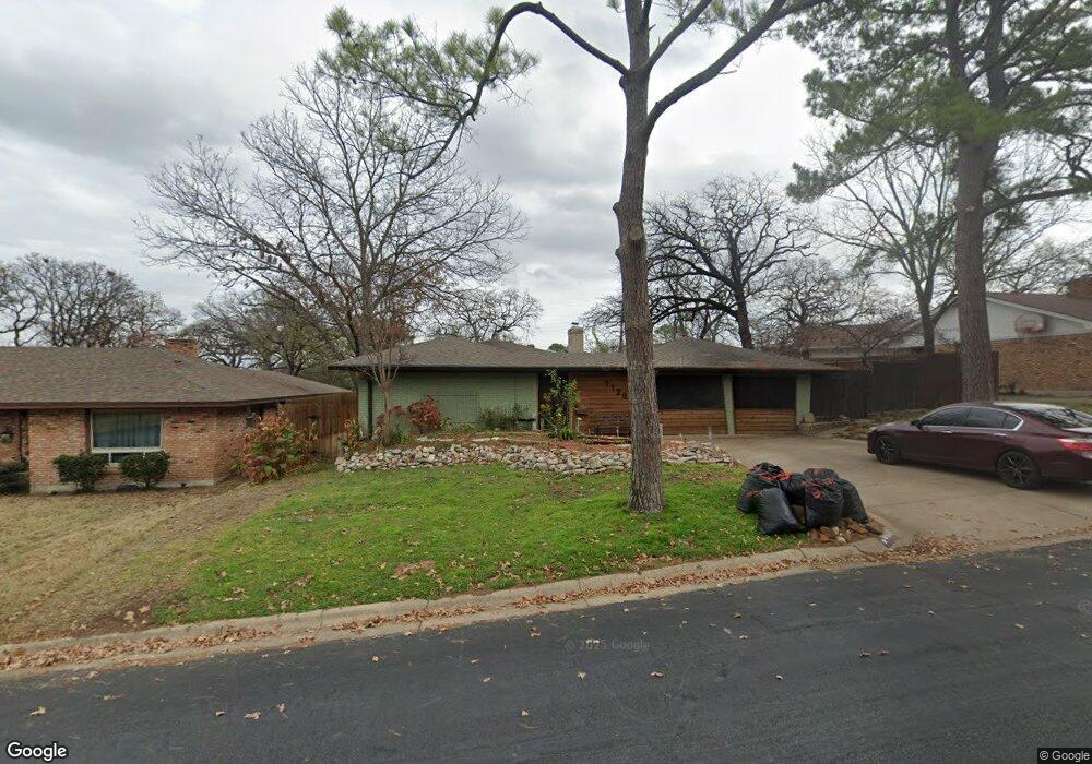 1128 Forest Oaks Ln, Hurst, TX 76053 - photo 1
