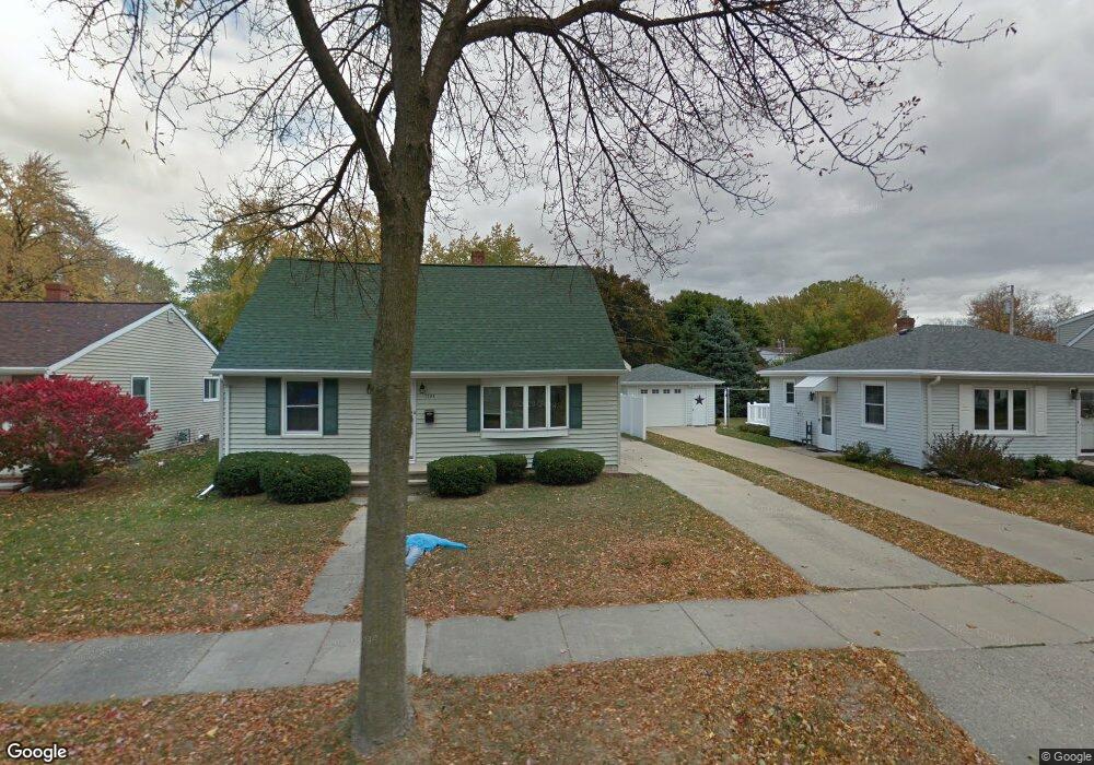 1724 S Sanders St, Appleton, WI 54915 - photo 1