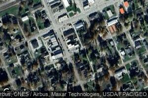 114 E Nichols St, Stronghurst, IL 61480