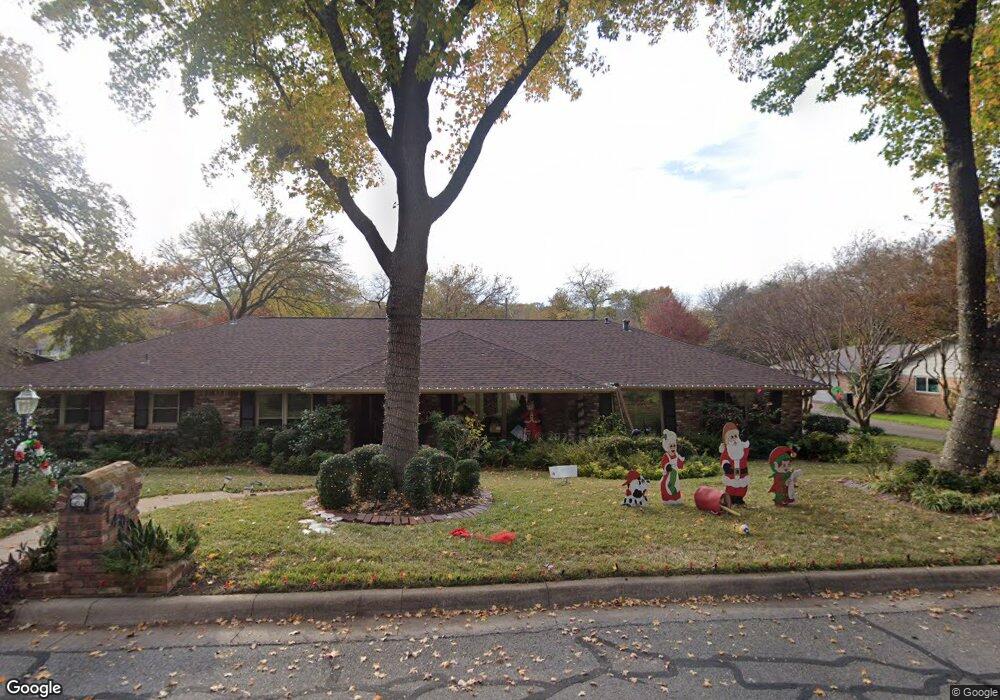 1400 Shady Creek Dr, Euless, TX 76040 - photo 1