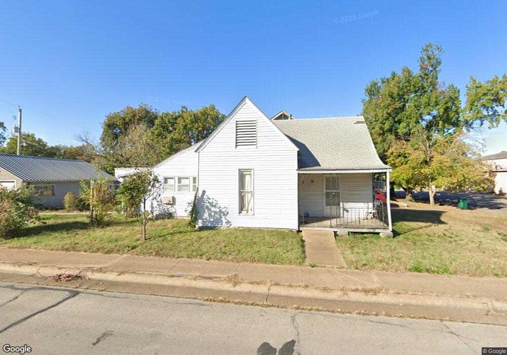 2600 Broadway Ave, Parsons, KS 67357 - photo 1