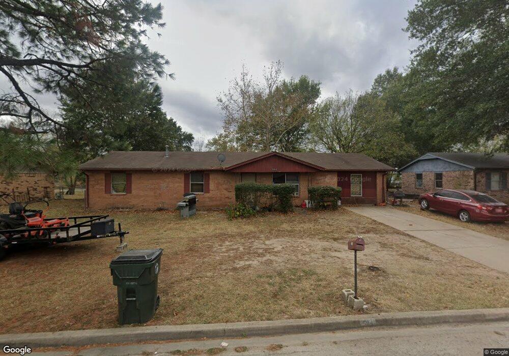 504 Yuchi Dr, Okmulgee, OK 74447 - photo 1