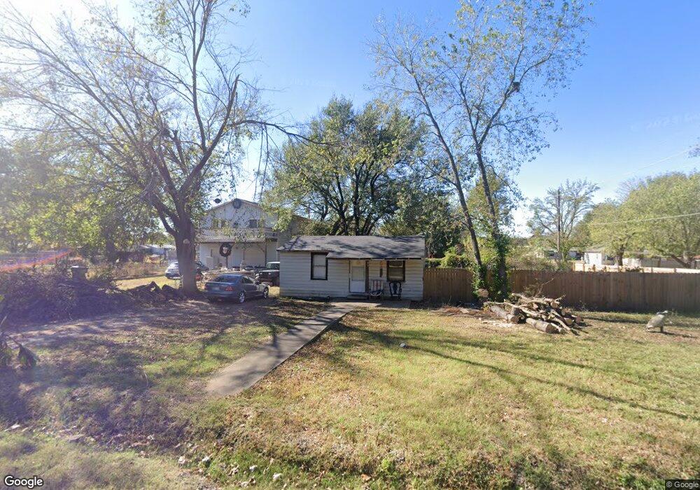 920 N Taft Ave, Okmulgee, OK 74447 - photo 1