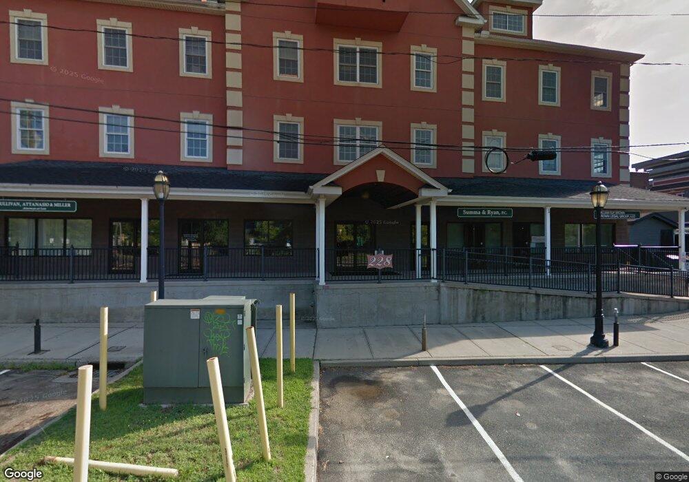 228 Meadow St, Waterbury, CT 06702 - photo 1