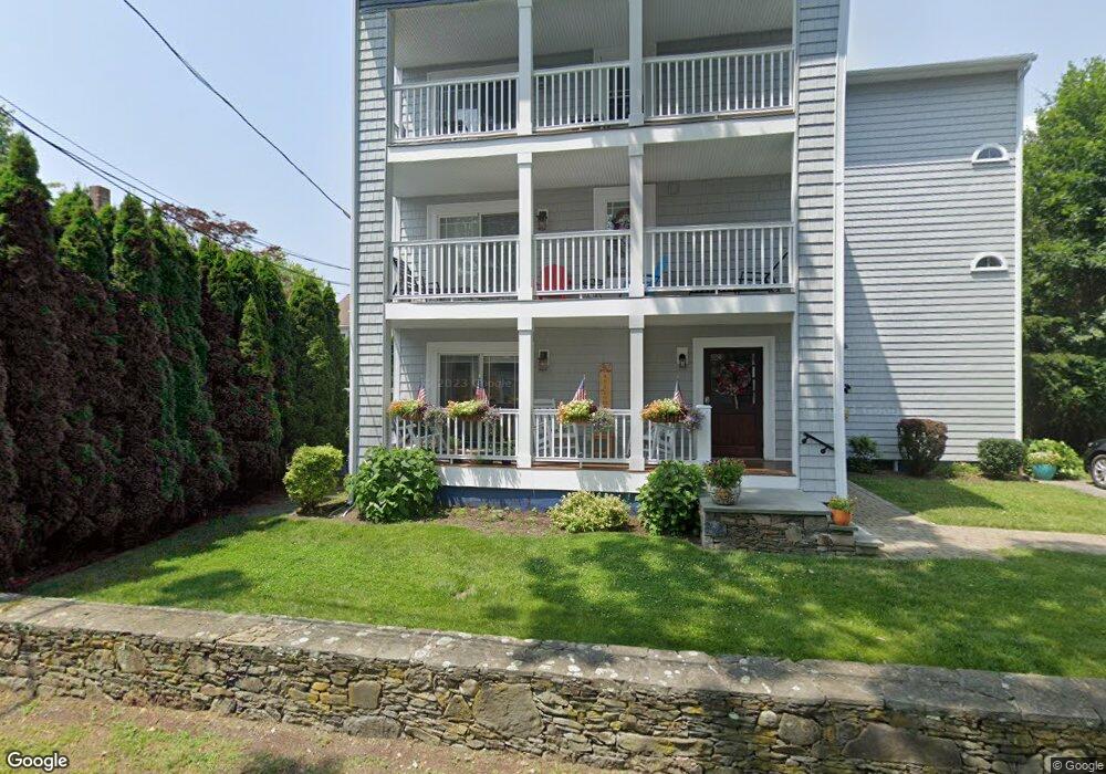 3 Williams St unit 1, Bristol, RI 02809 - photo 1