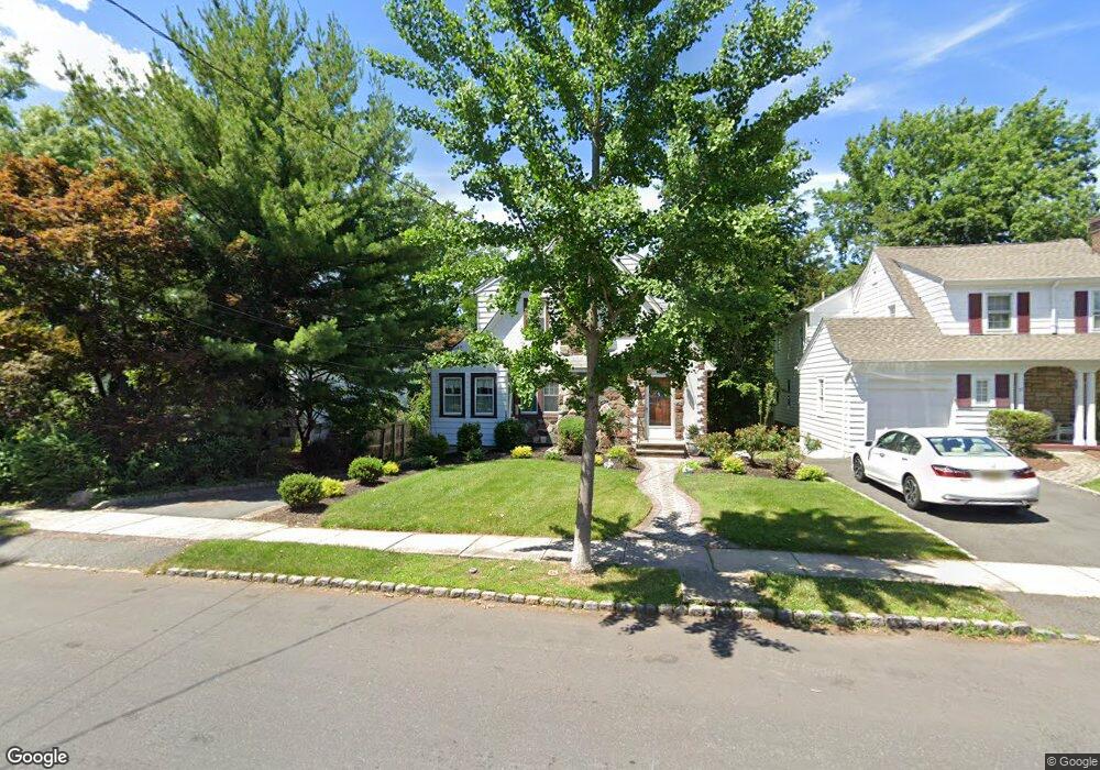 33 Greenwood Dr, Millburn, NJ 07041 - photo 1