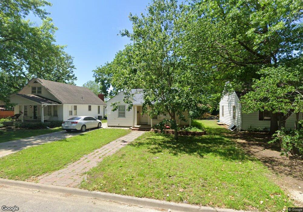 2023 SW Stone Ave, Topeka, KS 66604 - photo 1