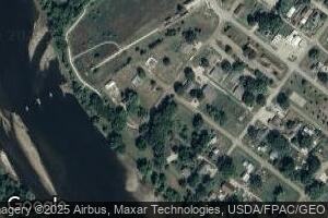 310 Des Moines St, Eldon, IA 52554