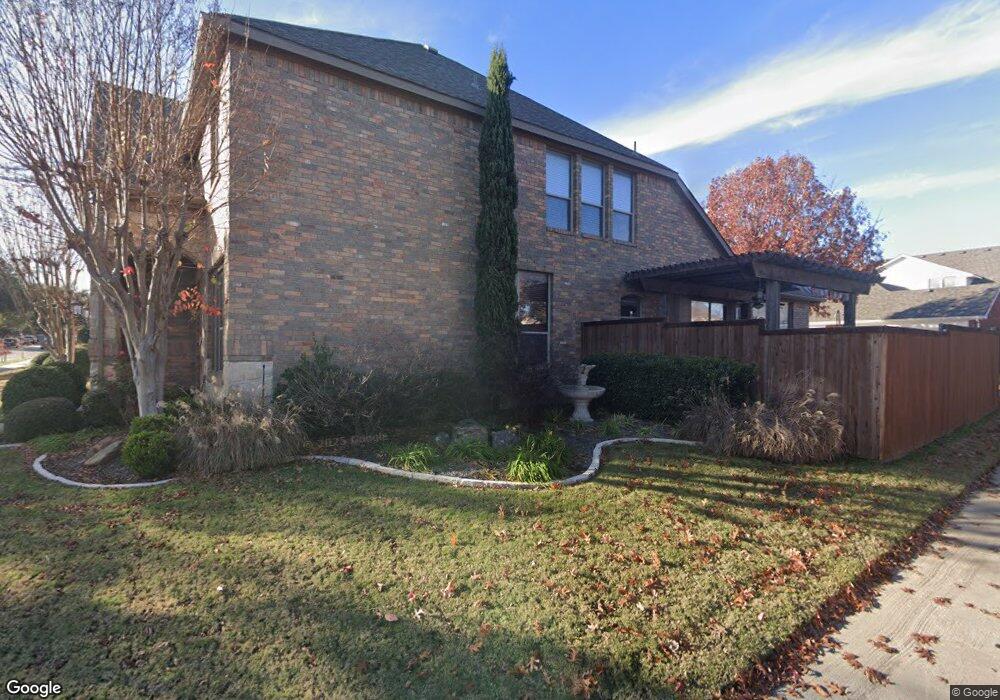 8013 Creek View Dr, North Richland Hills, TX 76180 - photo 1