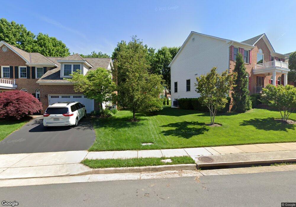 5437 Ashleigh Rd, Fairfax, VA 22030 - photo 1