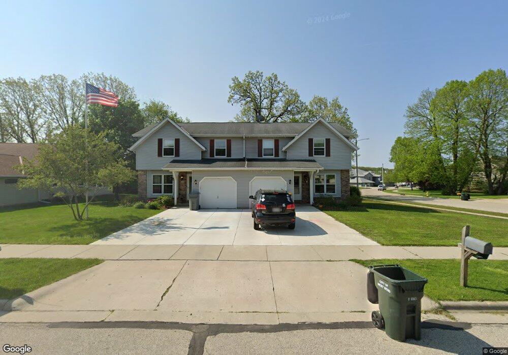 3533 Stanford Ln, West Bend, WI 53090 - photo 1