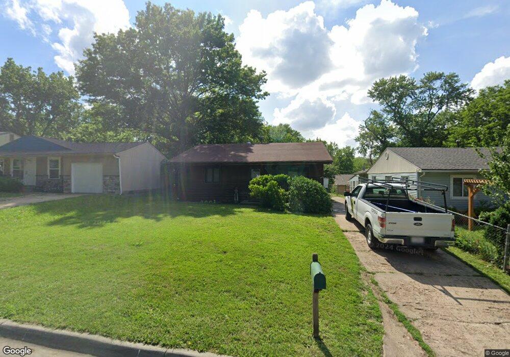 3105 SE Bryant St, Topeka, KS 66605 - photo 1