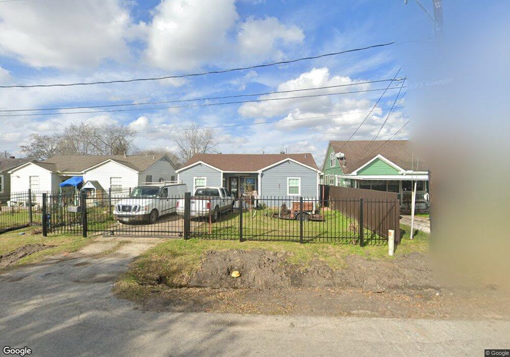 7927 Scanlock St, Houston, TX 77012 - photo 1