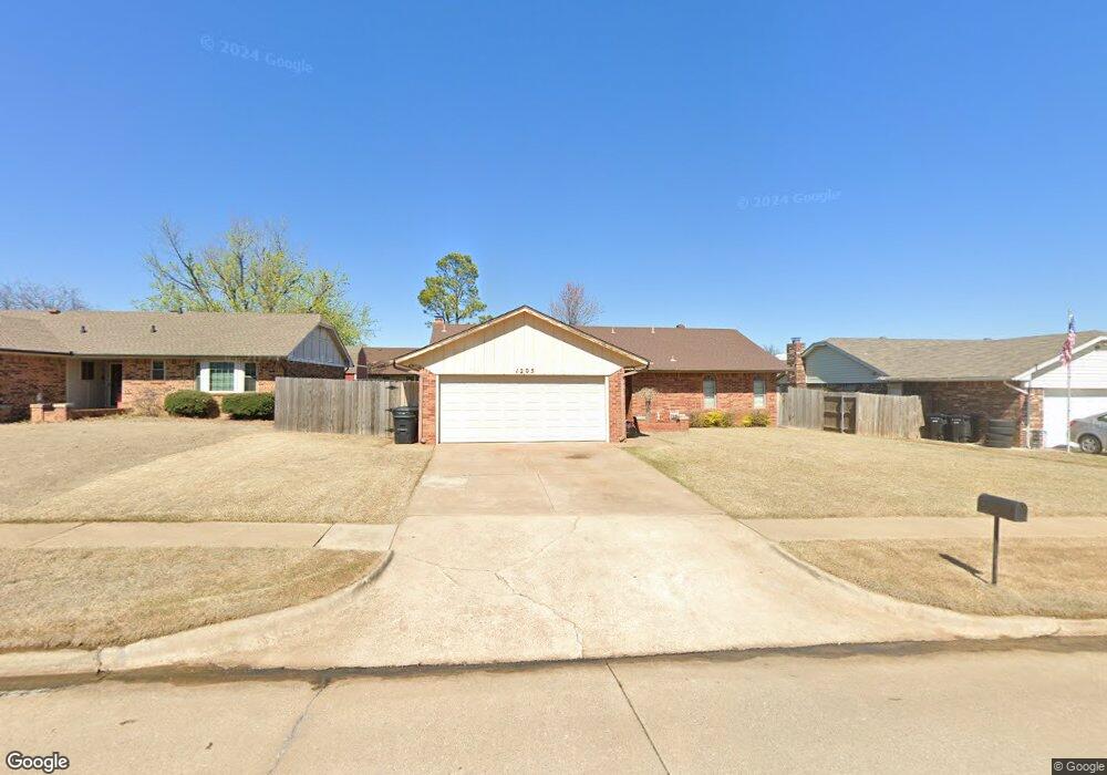 1205 NE 4th St, Moore, OK 73160 - photo 1