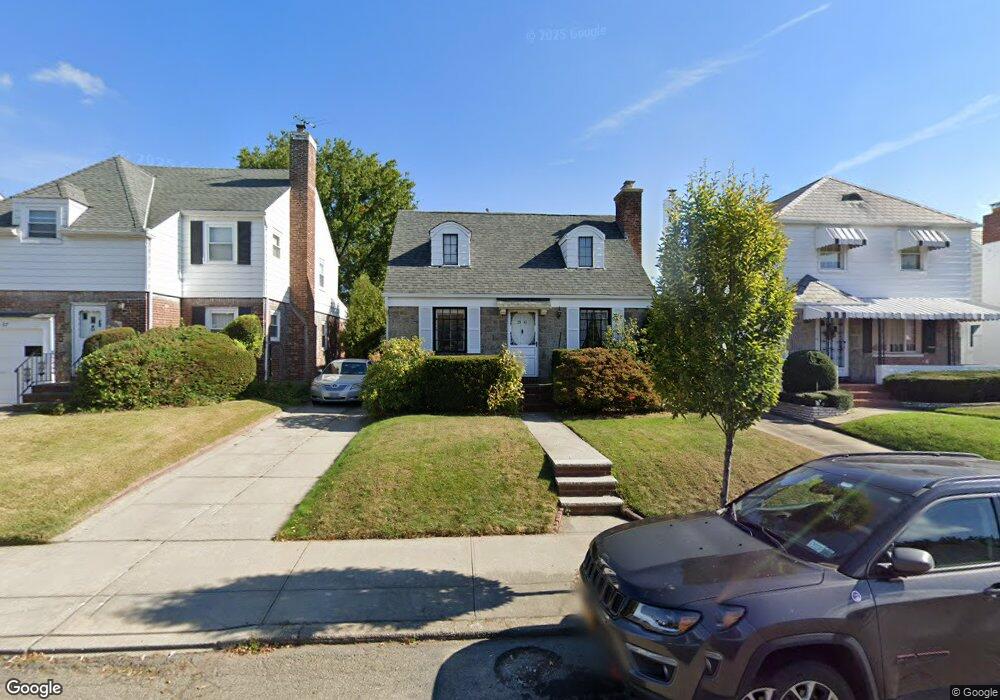7541 186th St, Fresh Meadows, NY 11366 - photo 1