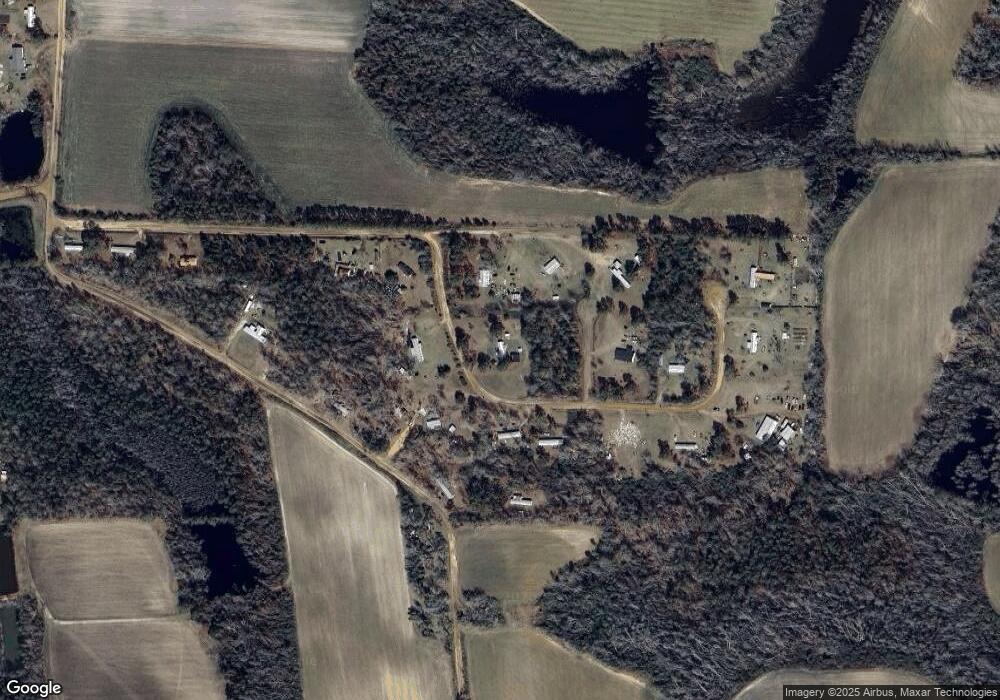 319 Trace Cir, Douglas, GA 31535 - photo 1