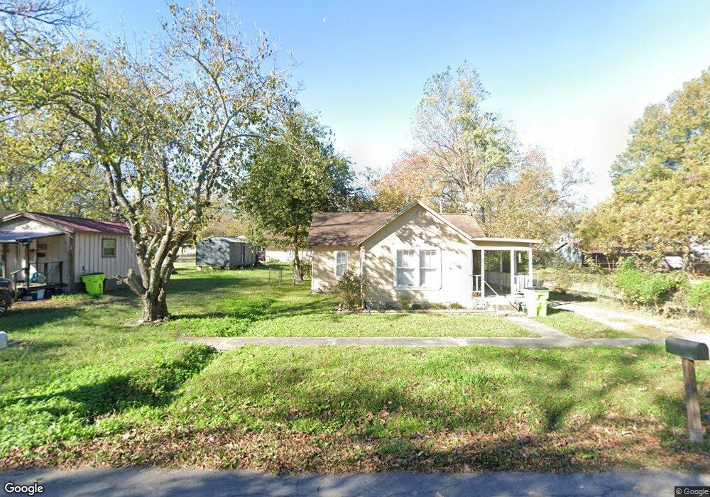 610 S Wood St, Stuttgart, AR 72160 - photo 1